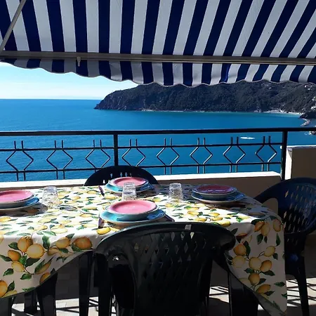 Ferienwohnung Fuer 2 Personen 2 Kinder Ca 65 Qm In Moneglia, Italienische Riviera Italienische Westkueste *